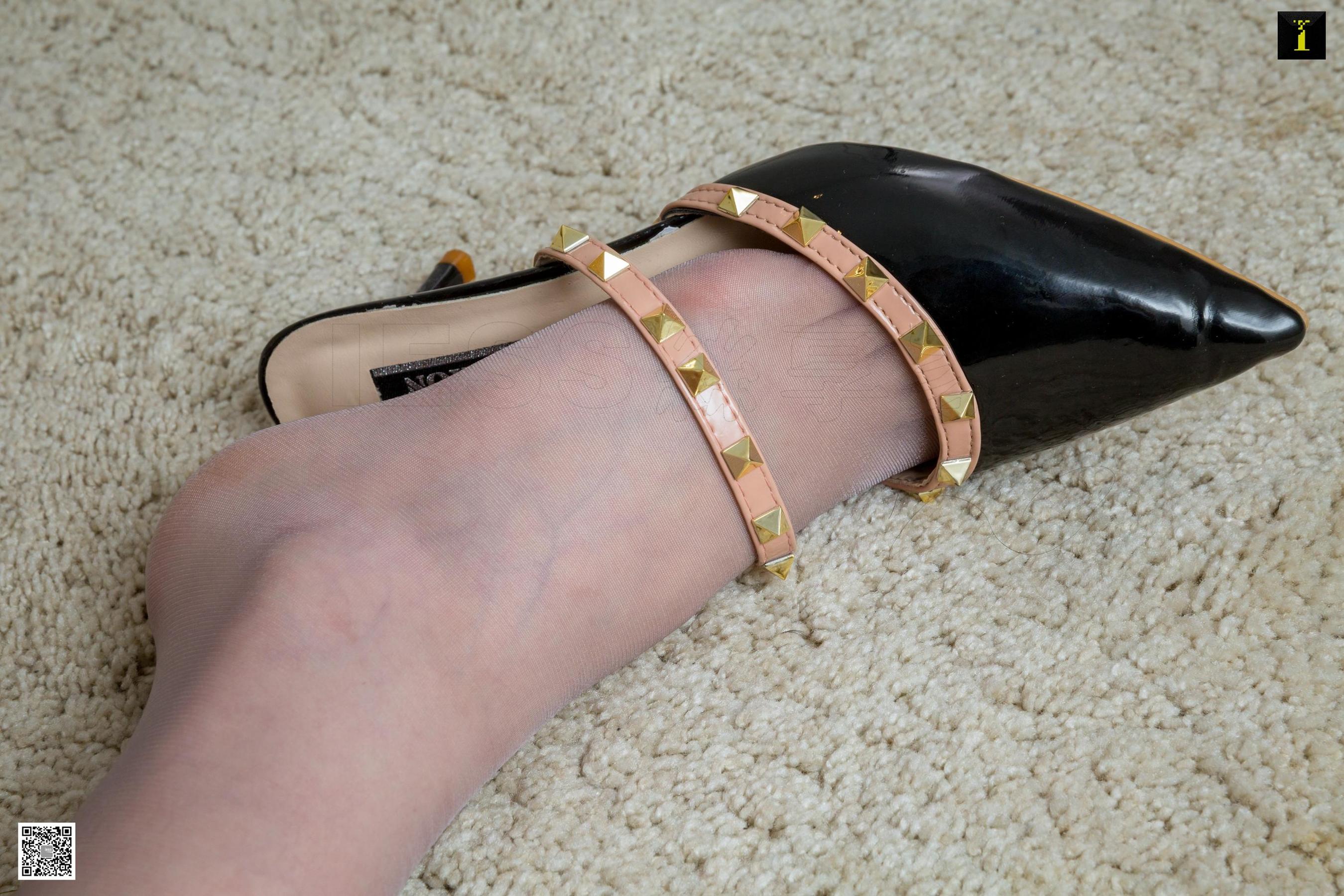 模特喵姐 《深V蕾丝裙》 [异思趣向IESS] 写真集