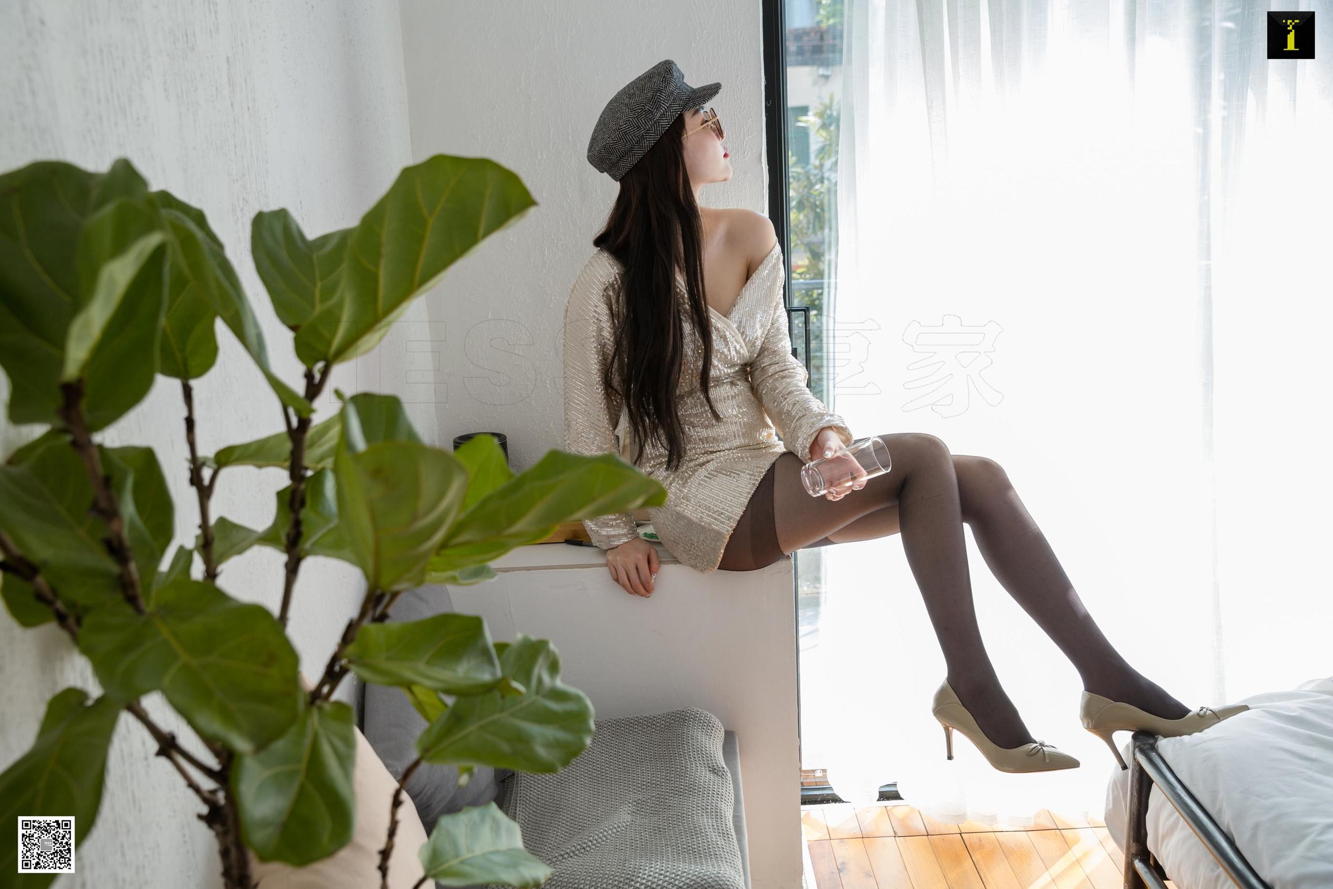 模特喵姐 《背后的秘密》 [异思趣向IESS] 美腿丝足写真集