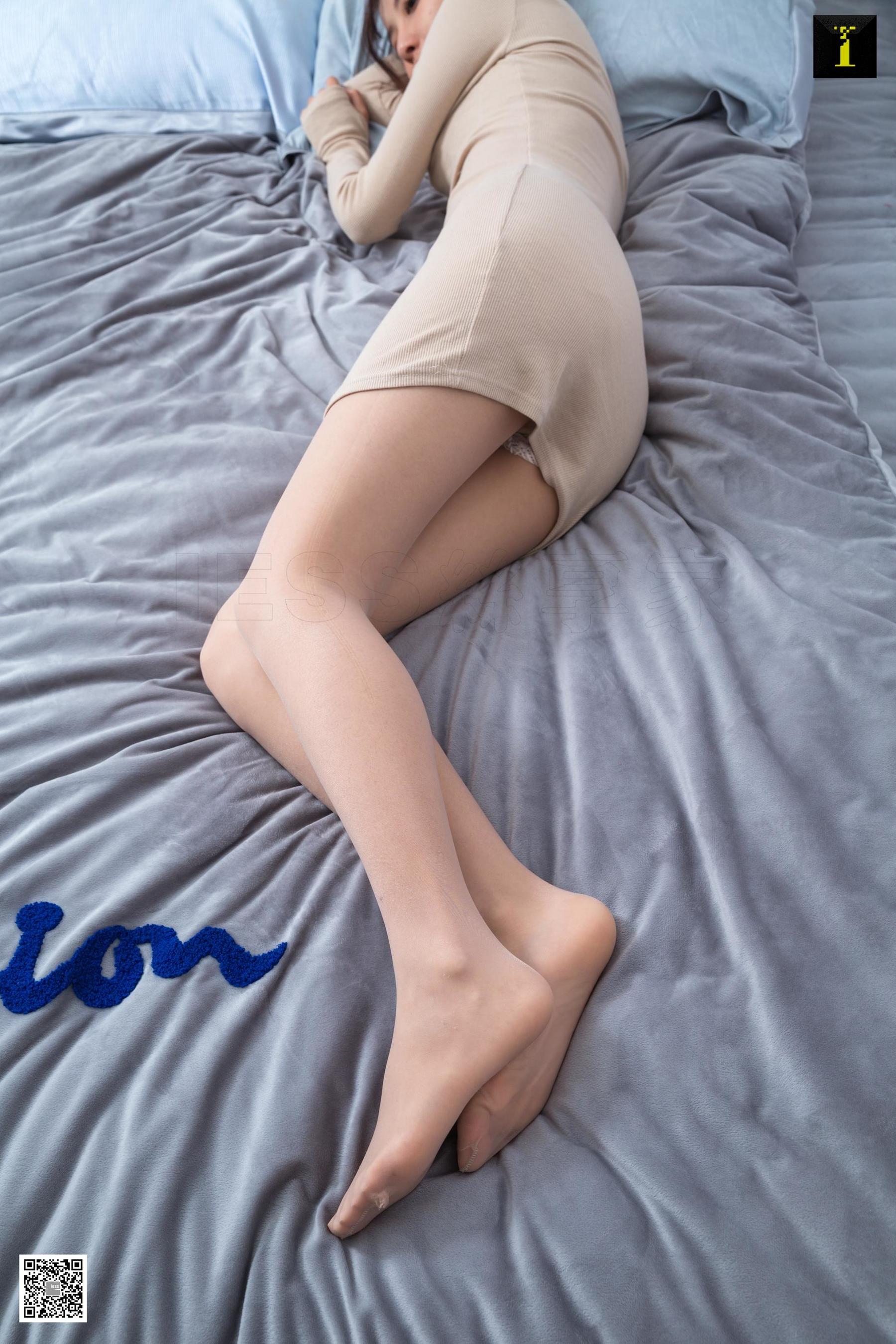 模特婉萍 《初恋裸色系》 [异思趣向IESS] 丝袜美腿写真集