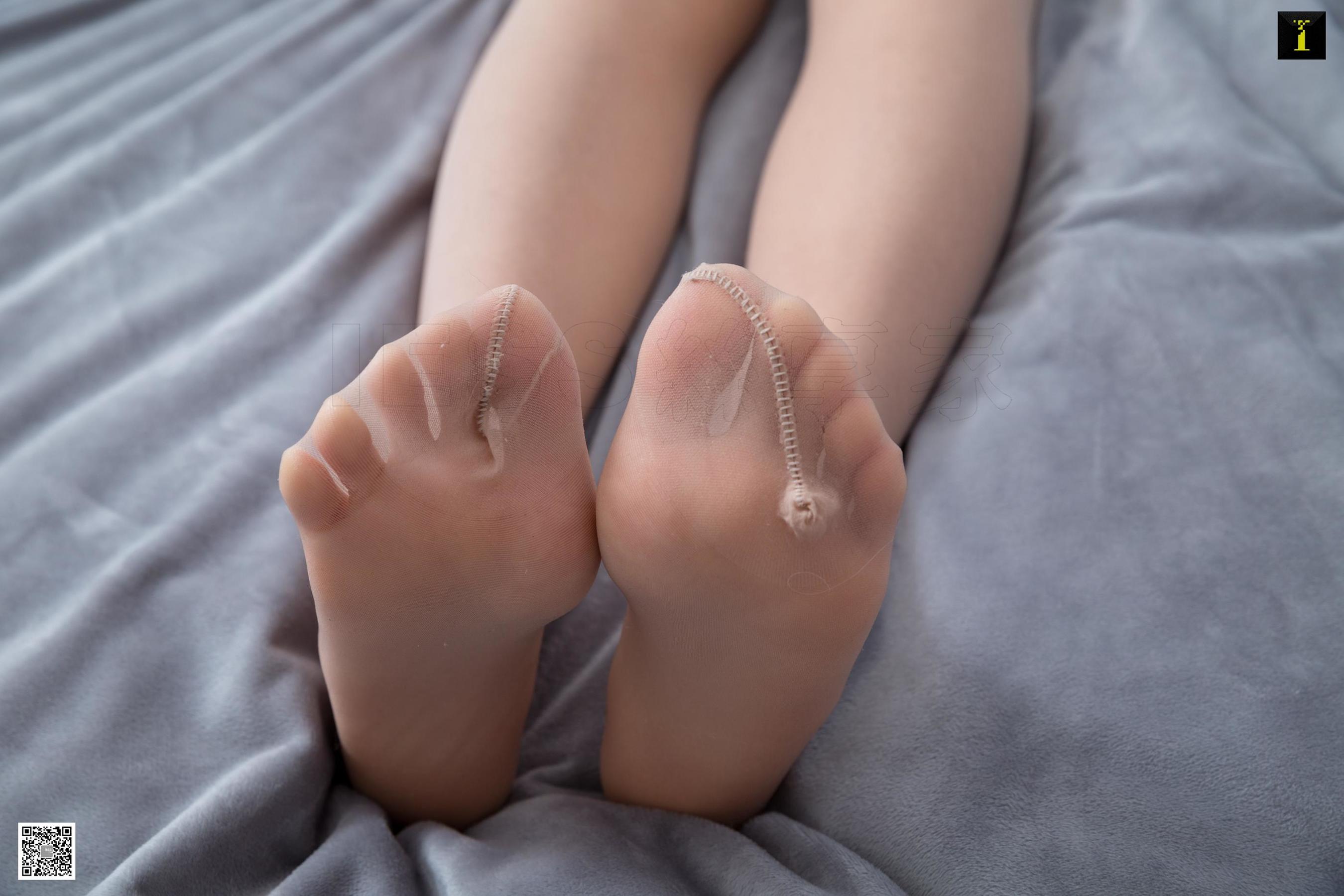 模特婉萍 《初恋裸色系》 [异思趣向IESS] 丝袜美腿写真集