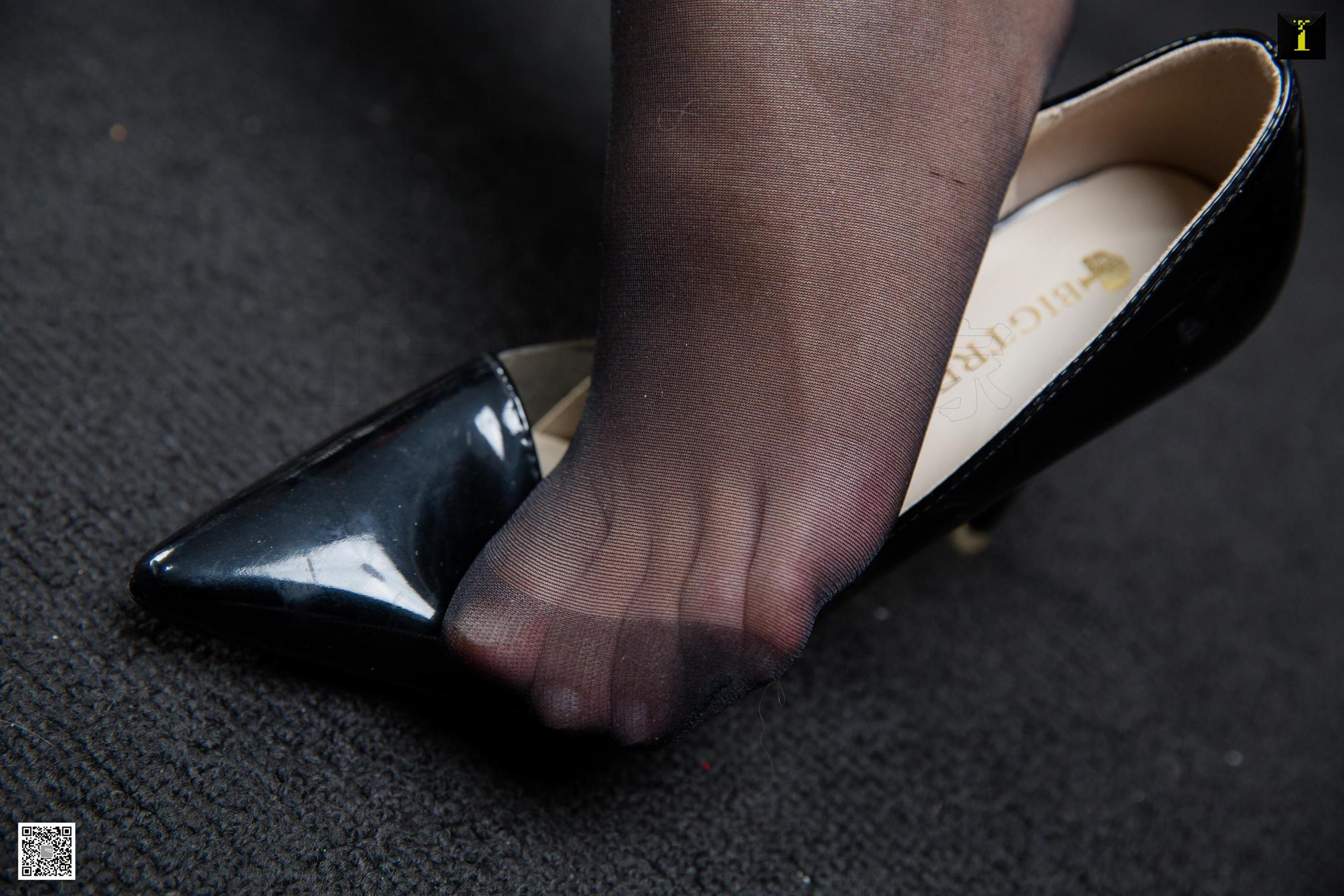 模特婉萍 《闪亮的黑色》 [异思趣向IESS] 写真集