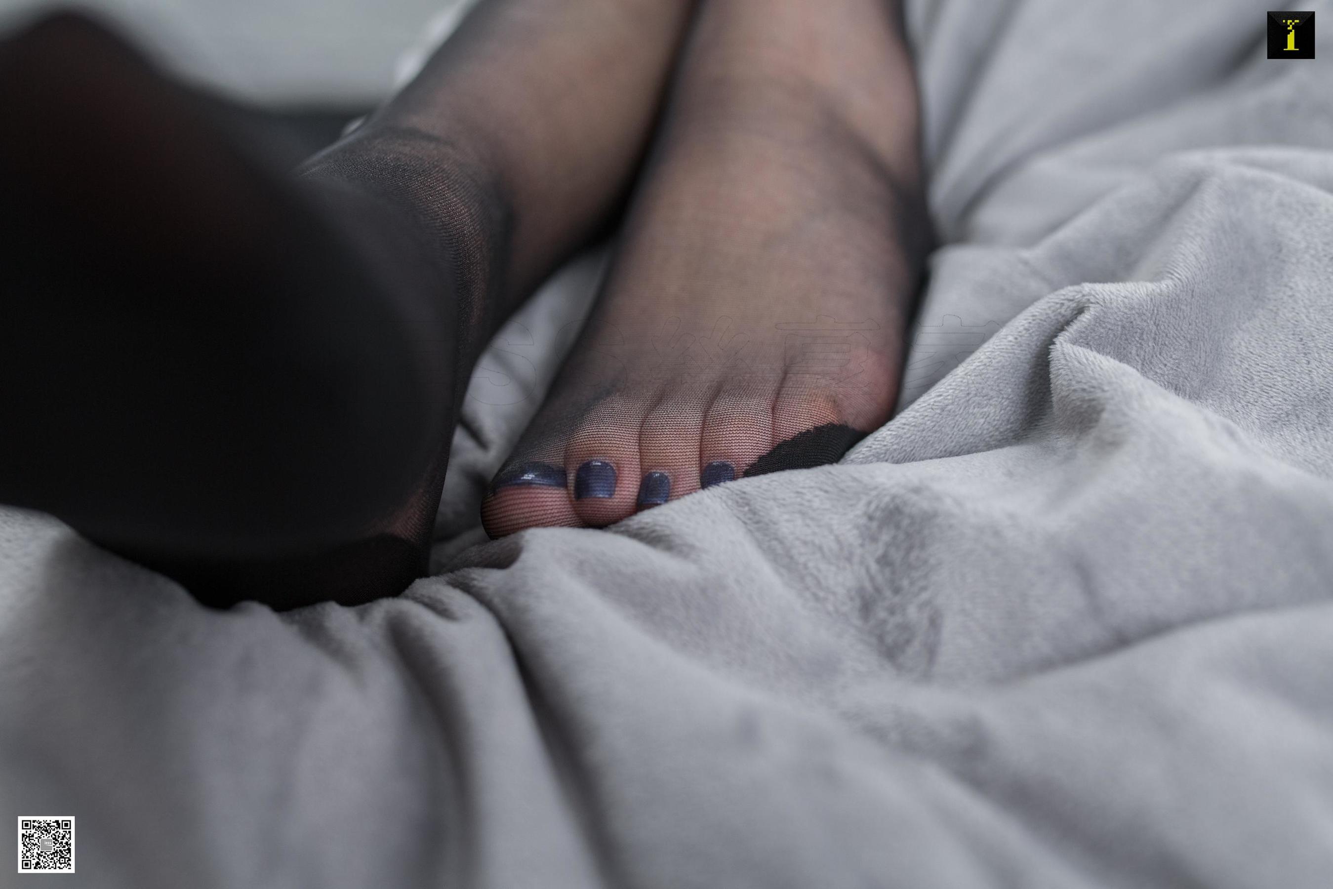 模特小衫 《复古中线筒袜》 [异思趣向IESS] 写真集