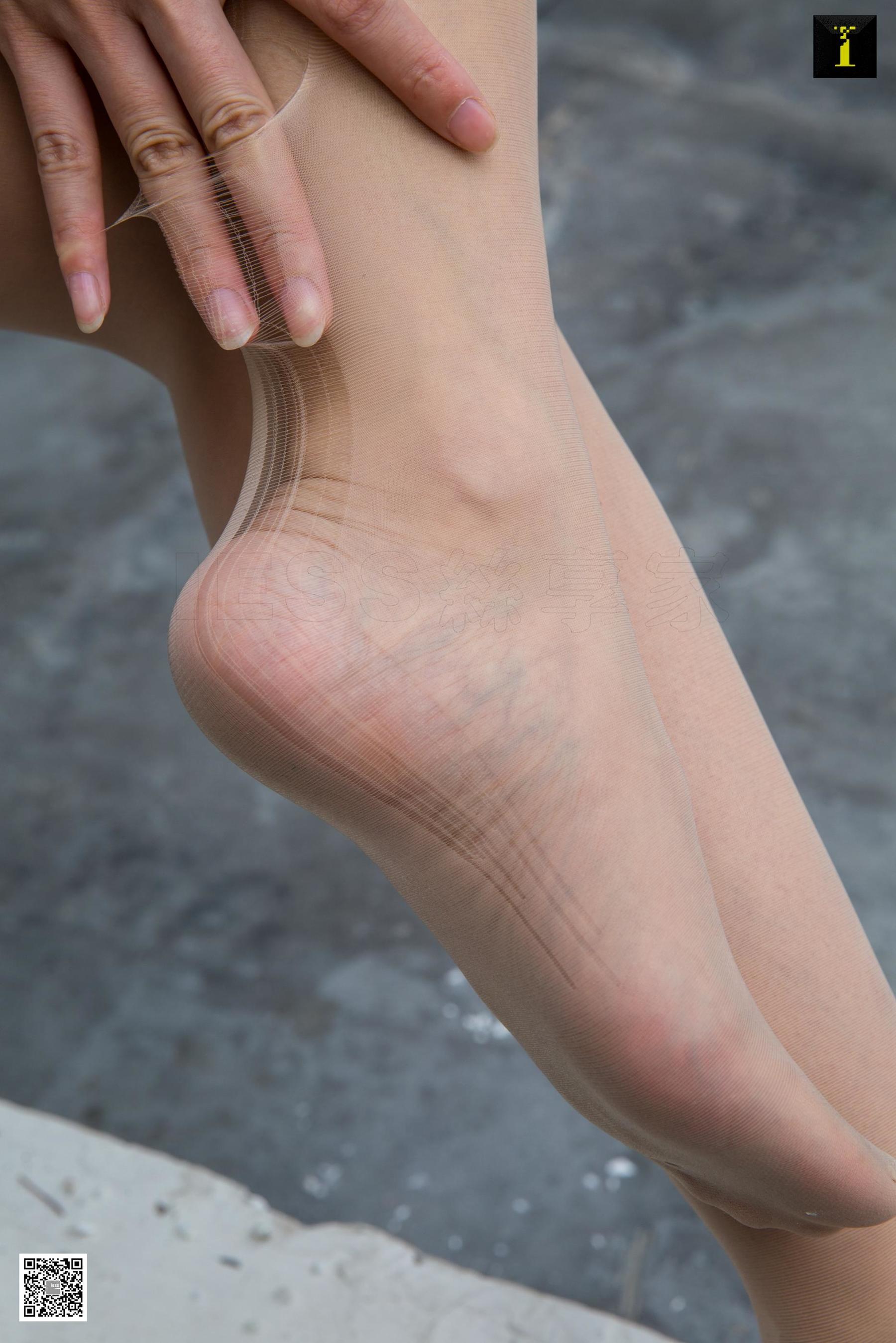 模特：秋秋 《酒红小礼服》 [异思趣向IESS] 写真集