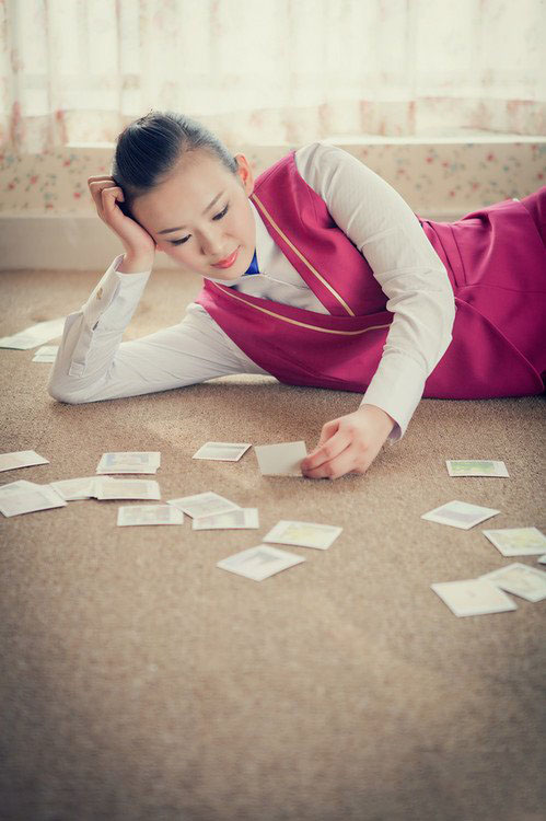 气质空姐家居个性写真