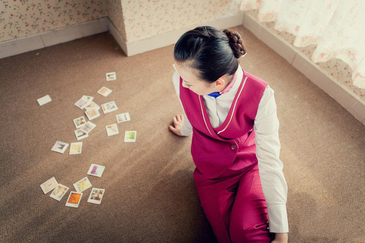 气质空姐家居个性写真