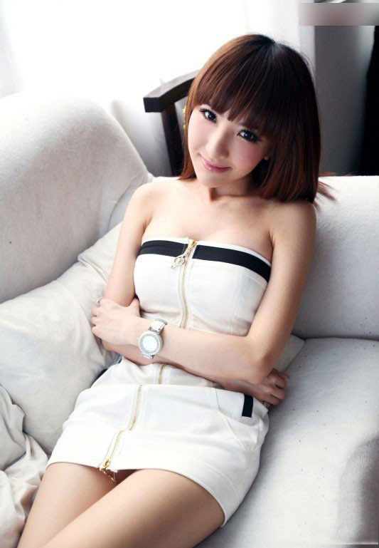 美眉甜美笑容居家写真