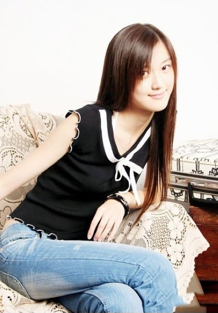 女大学生羞涩可爱自拍