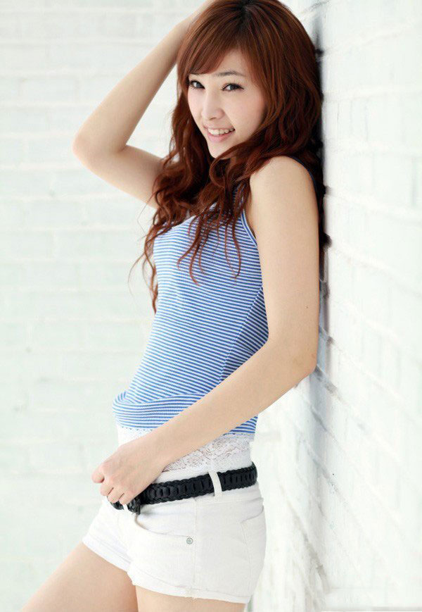 王馨漪甜美家居写真