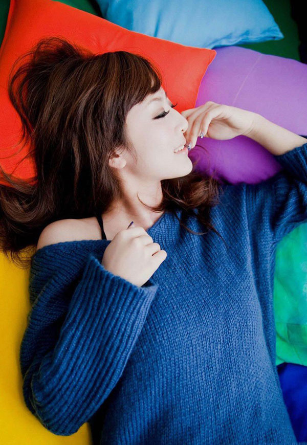 果子MM深蓝连体毛衣清纯写真