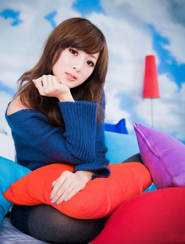 果子MM深蓝连体毛衣清纯写真