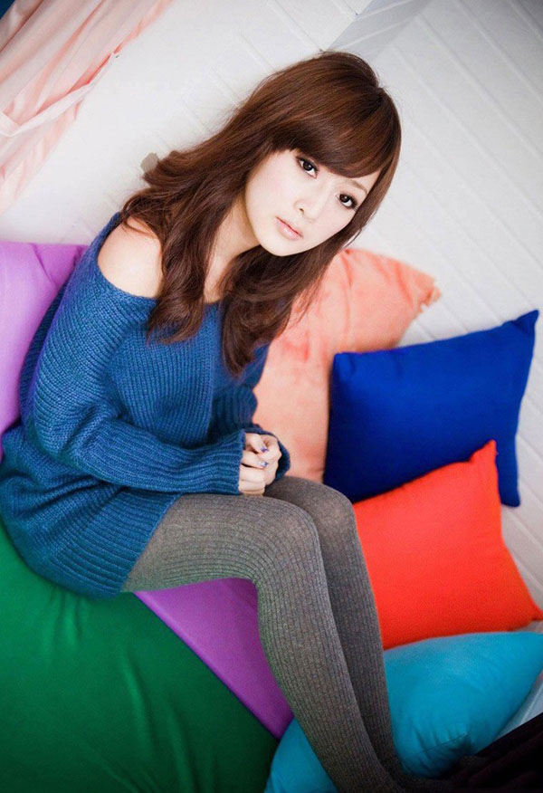 果子MM深蓝连体毛衣清纯写真