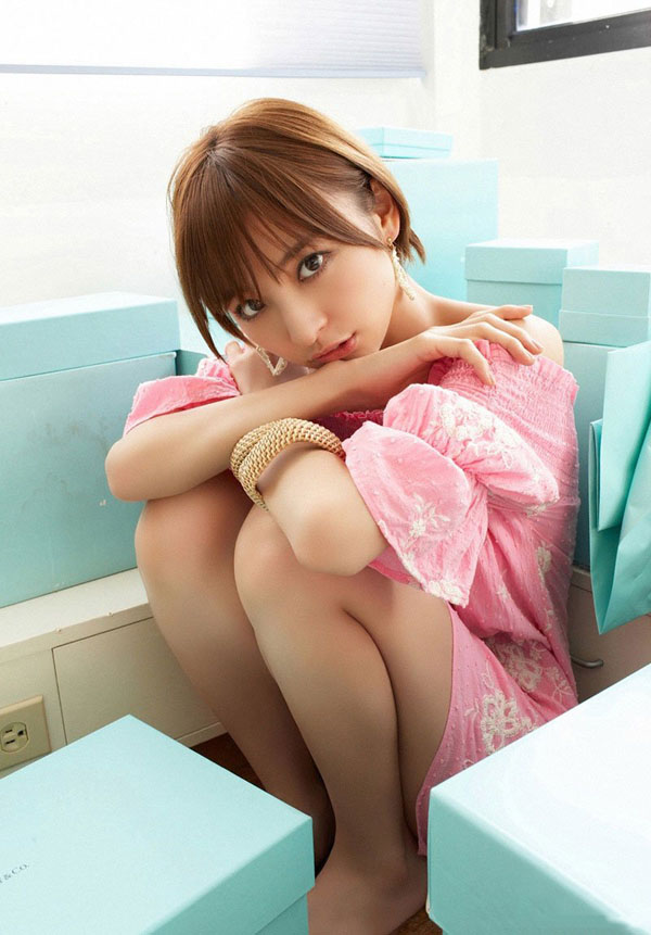 清纯美女粉红睡衣萌照