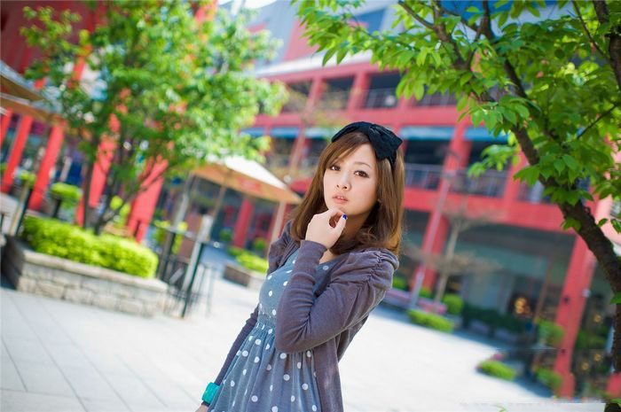 清纯美眉果子 户外时尚服饰写真