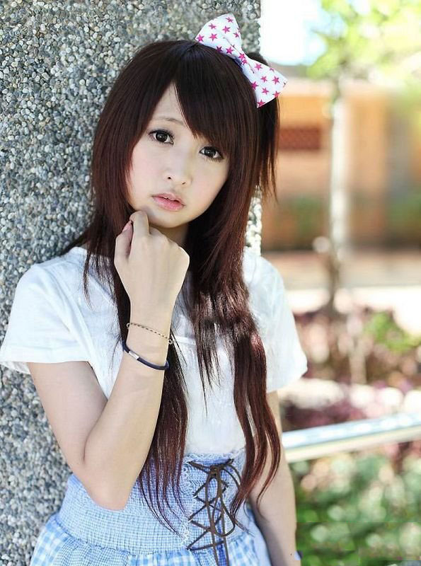 可爱清纯美眉户外写真