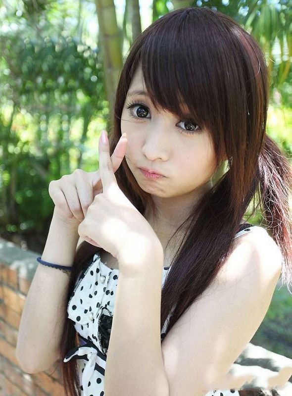 可爱清纯美眉户外写真