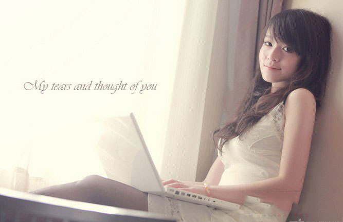 漂亮美眉恬静的午后