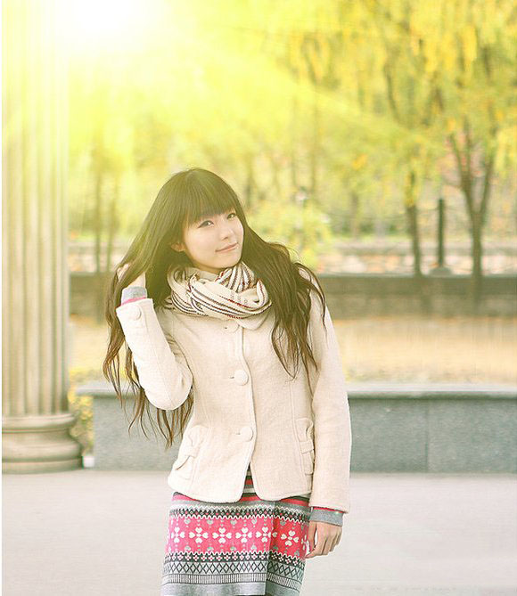 冬日温暖的午后阳光女孩可爱写真