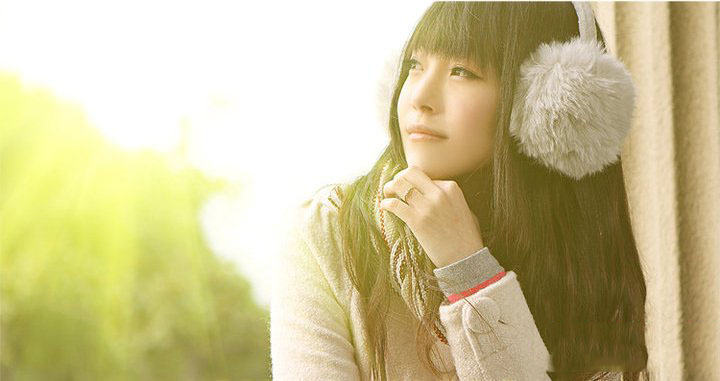 冬日温暖的午后阳光女孩可爱写真