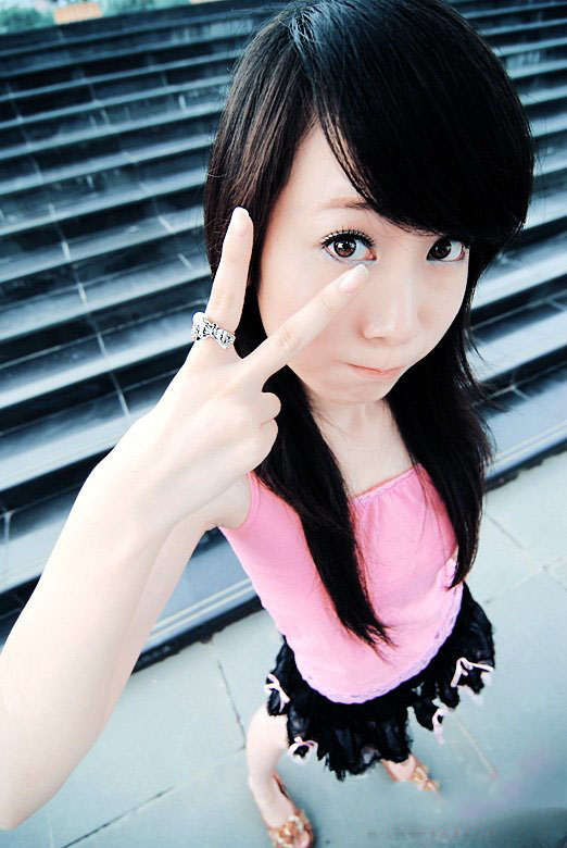 学校超清纯美眉自拍照