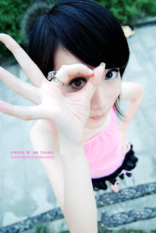 学校超清纯美眉自拍照