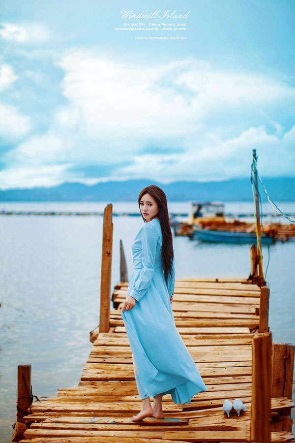 清纯美女海边风中高清写真