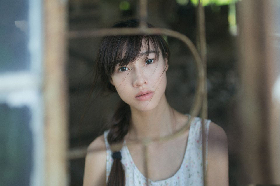 青纯美女海边渔家高清写真