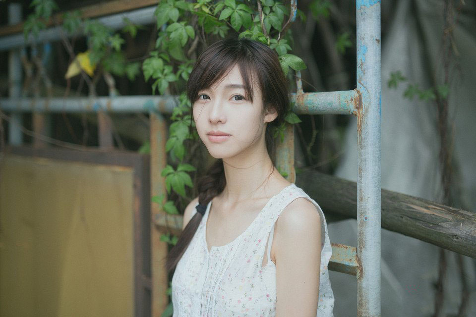 青纯美女海边渔家高清写真