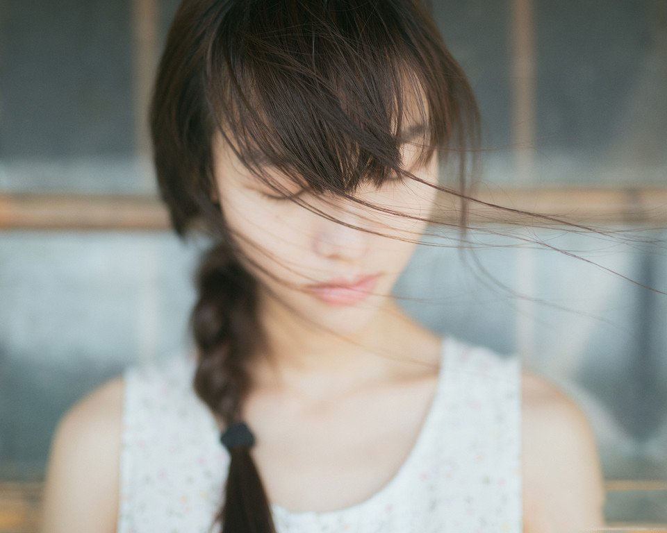 青纯美女海边渔家高清写真