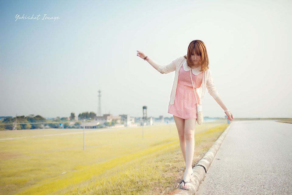 粉嫩美女清纯户外迷人唯美写真