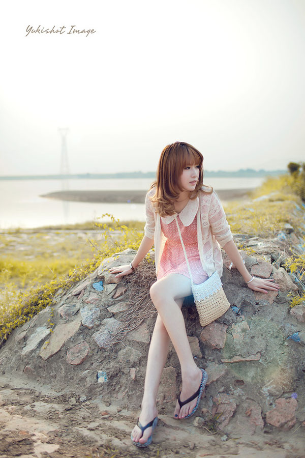 粉嫩美女清纯户外迷人唯美写真