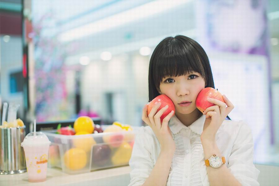 甜美迷人90后美女唯美写真