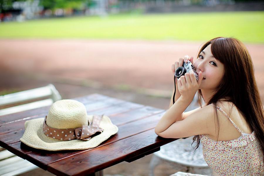 美女朱琦郁清纯可爱迷人