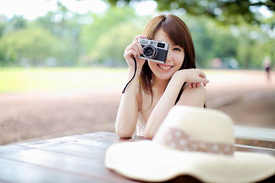 美女朱琦郁清纯可爱迷人