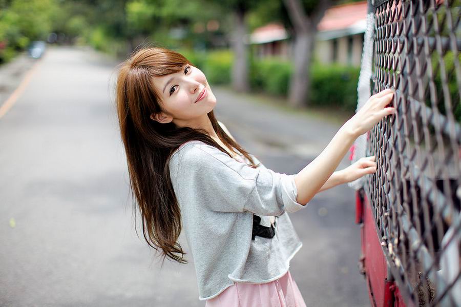 美女朱琦郁清纯可爱迷人