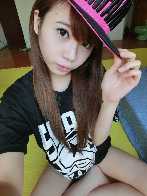 白嫩性感美女于熙可爱自拍照