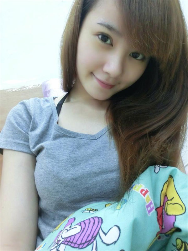 白嫩性感美女于熙可爱自拍照