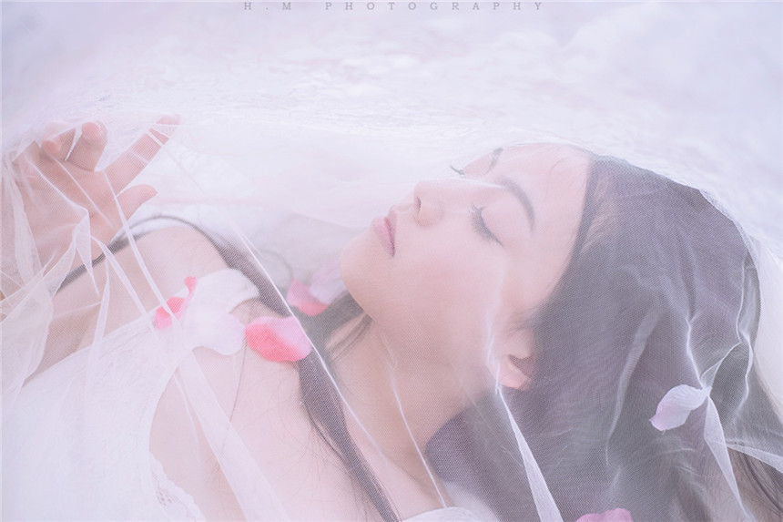 梦幻般的美女清纯美腿迷人写真