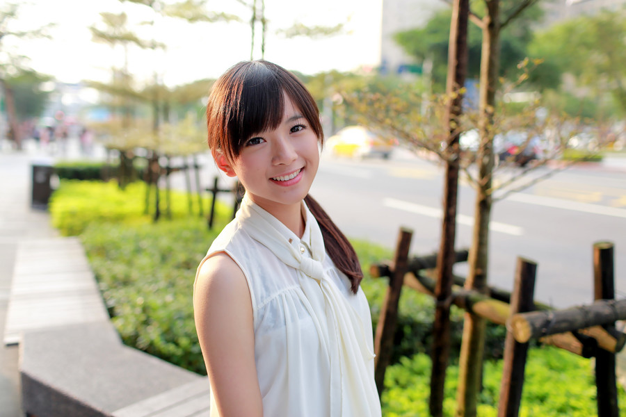 清纯甜美可爱MM迷人街拍