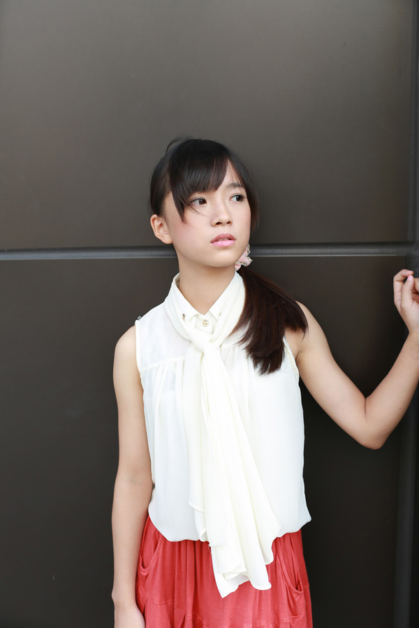 清纯甜美可爱MM迷人街拍