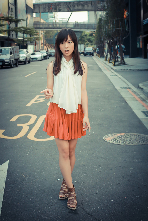 清纯甜美可爱MM迷人街拍