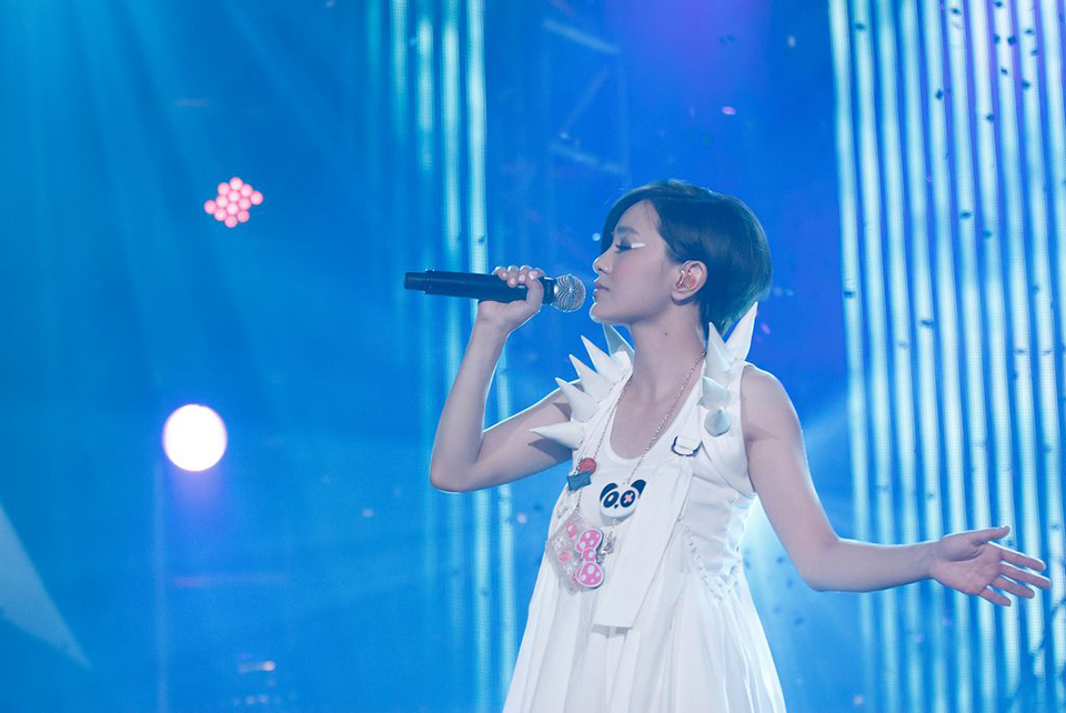 郭采洁新歌演唱会靓丽动人