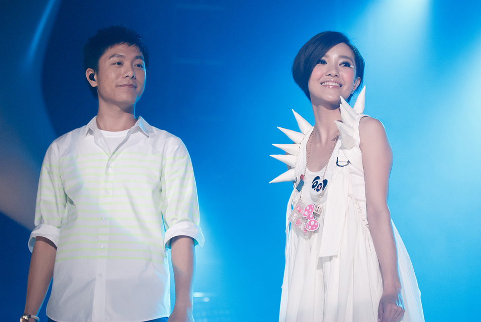 郭采洁新歌演唱会靓丽动人