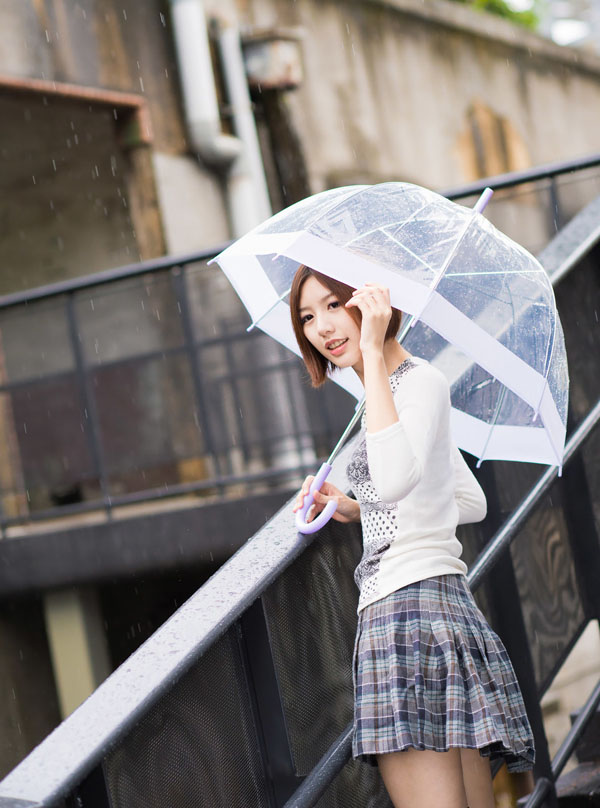 邻家可爱MM星彤迷人街拍写真