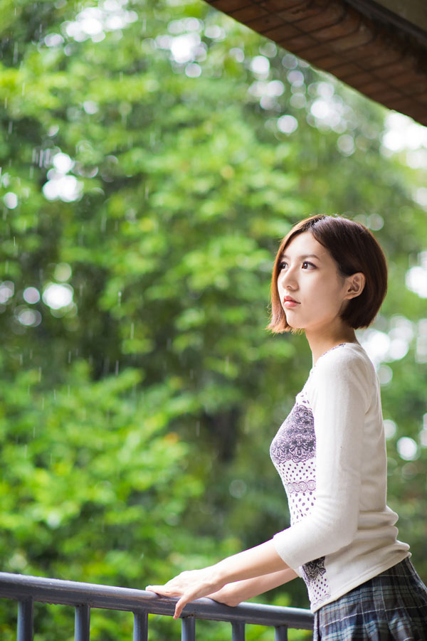 邻家可爱MM星彤迷人街拍写真