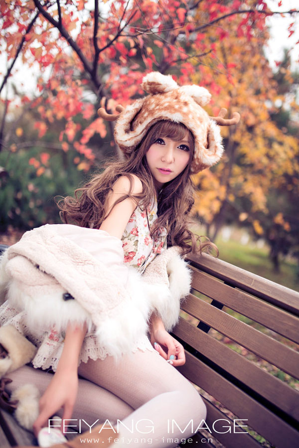 清纯美女深秋迷人甜美写真