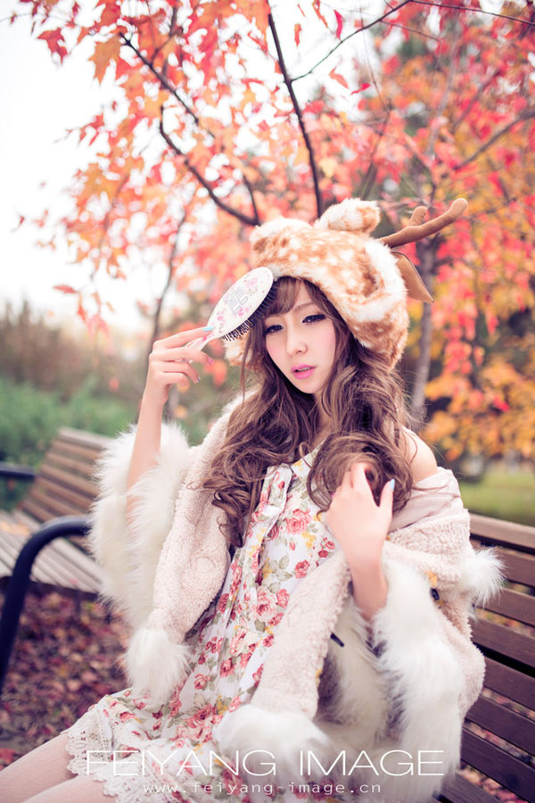 清纯美女深秋迷人甜美写真