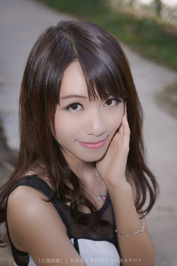 清纯可爱美女阳光迷人写真