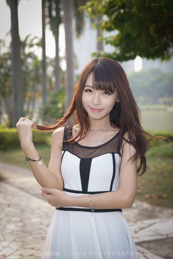 清纯可爱美女阳光迷人写真