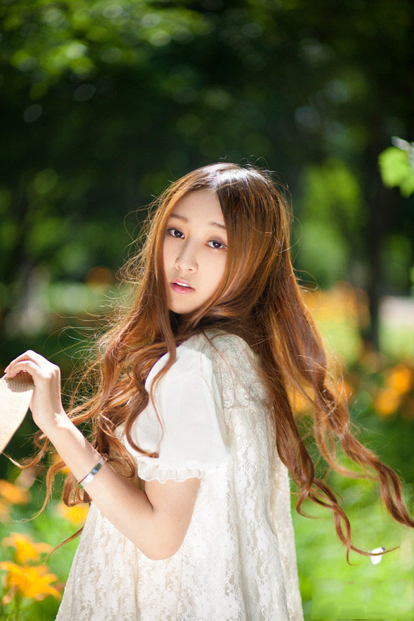 清纯养眼美女阳光迷人写真