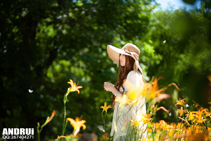 清纯养眼美女阳光迷人写真